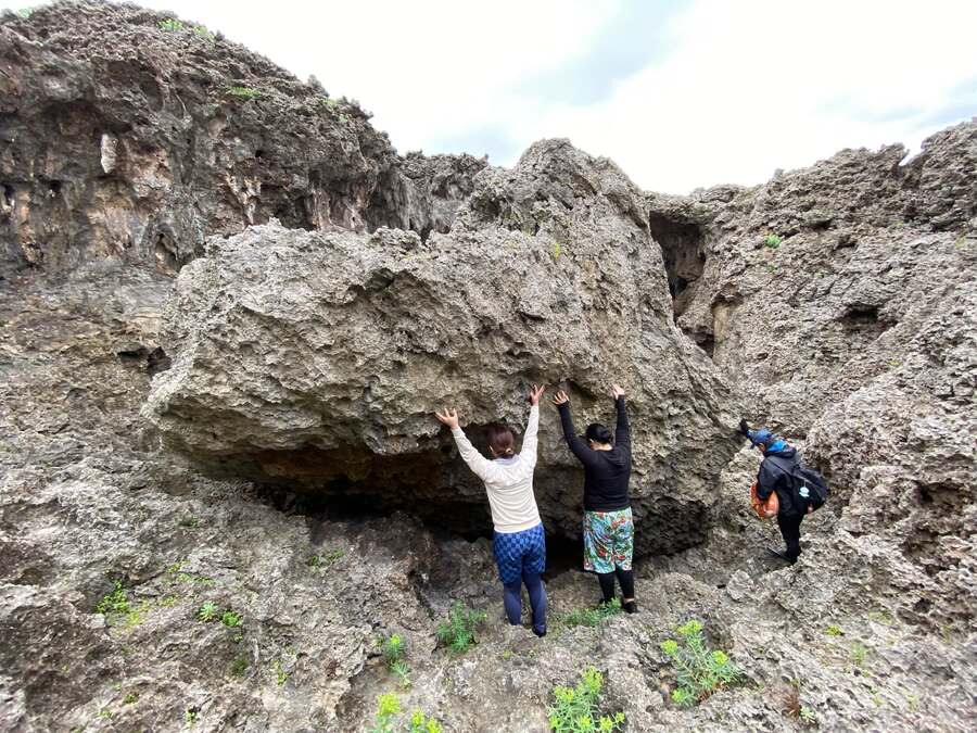 【宮古島/10〜6月開催】宮古島のパワースポットを探検★輪廻転生の池（鍋底池）シュノーケリングツアー（No.967）
