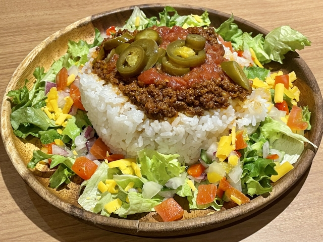 宮古島で味わう絶品タコライス！地元で人気のおすすめ店7選