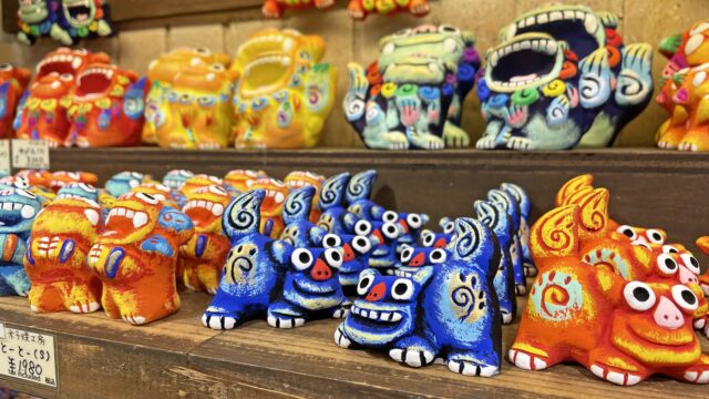 お土産に最適なカラフルなシーサー