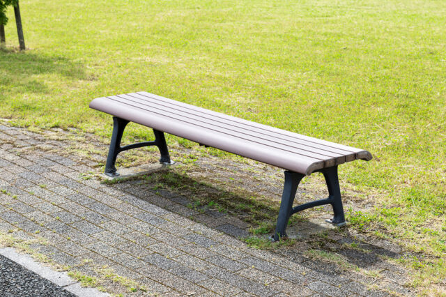 公園　ベンチ