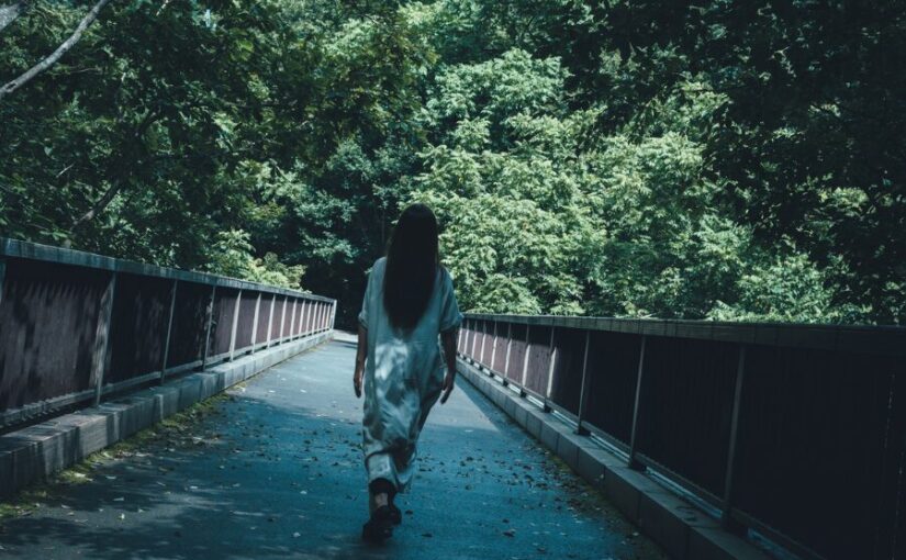 心霊スポット　怖い　女性