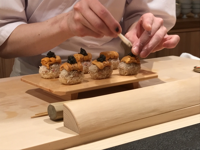 高級寿司　カウンターで頂くお寿司　グルメ