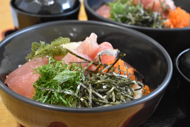 宮古島ランチ　海鮮丼　リーズナブルな価格のお店