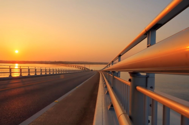 伊良部大橋 徒歩 夕日