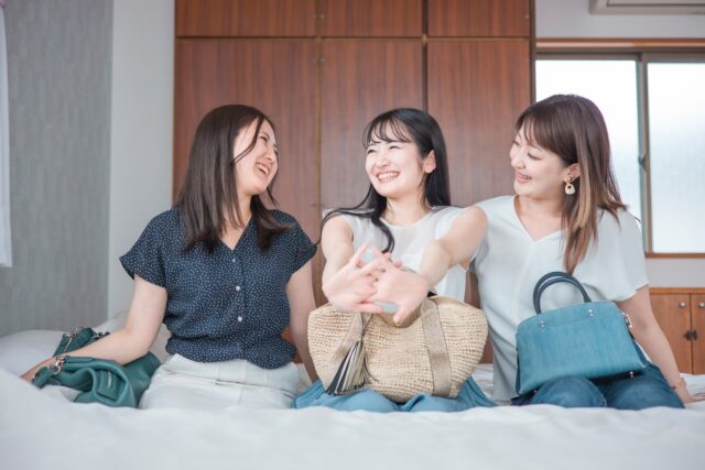 ホテル　女性　3人