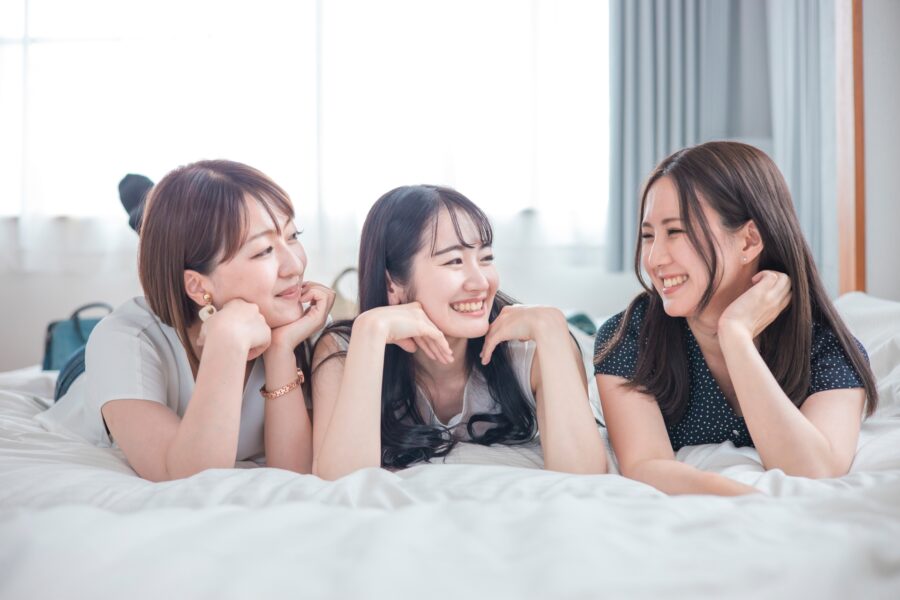 ホテル　女性　3人